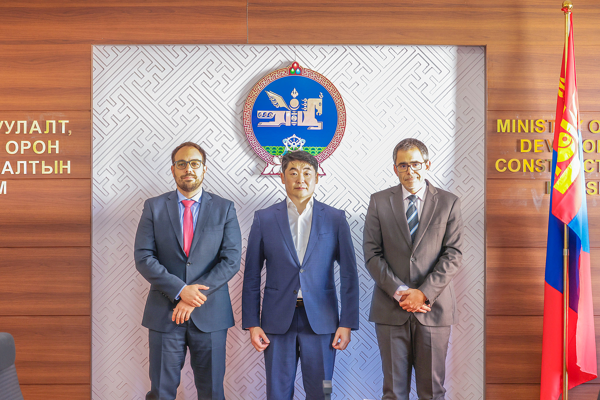 ГАЗАР ХӨДЛӨЛТИЙН ЛАБОРАТОРИЙГ ИСПАНИЙН УЛСЫН БУЦАЛТГҮЙ ТУСЛАМЖИЙН ХӨРӨНГӨӨР ХЭРЭГЖҮҮЛЭХ АЖЛЫГ УРАГШЛУУЛНА